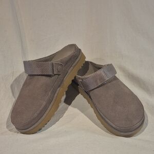 Brand New - Ugg Goldenstar Clogs - Smoke Plum Color - Womens Size 9.5
